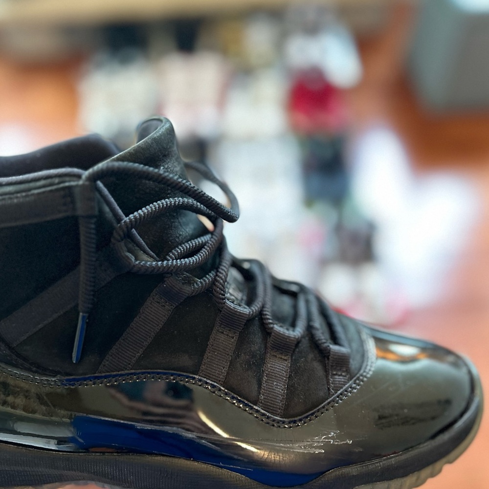 Jordan 11s ‘cap and gown’